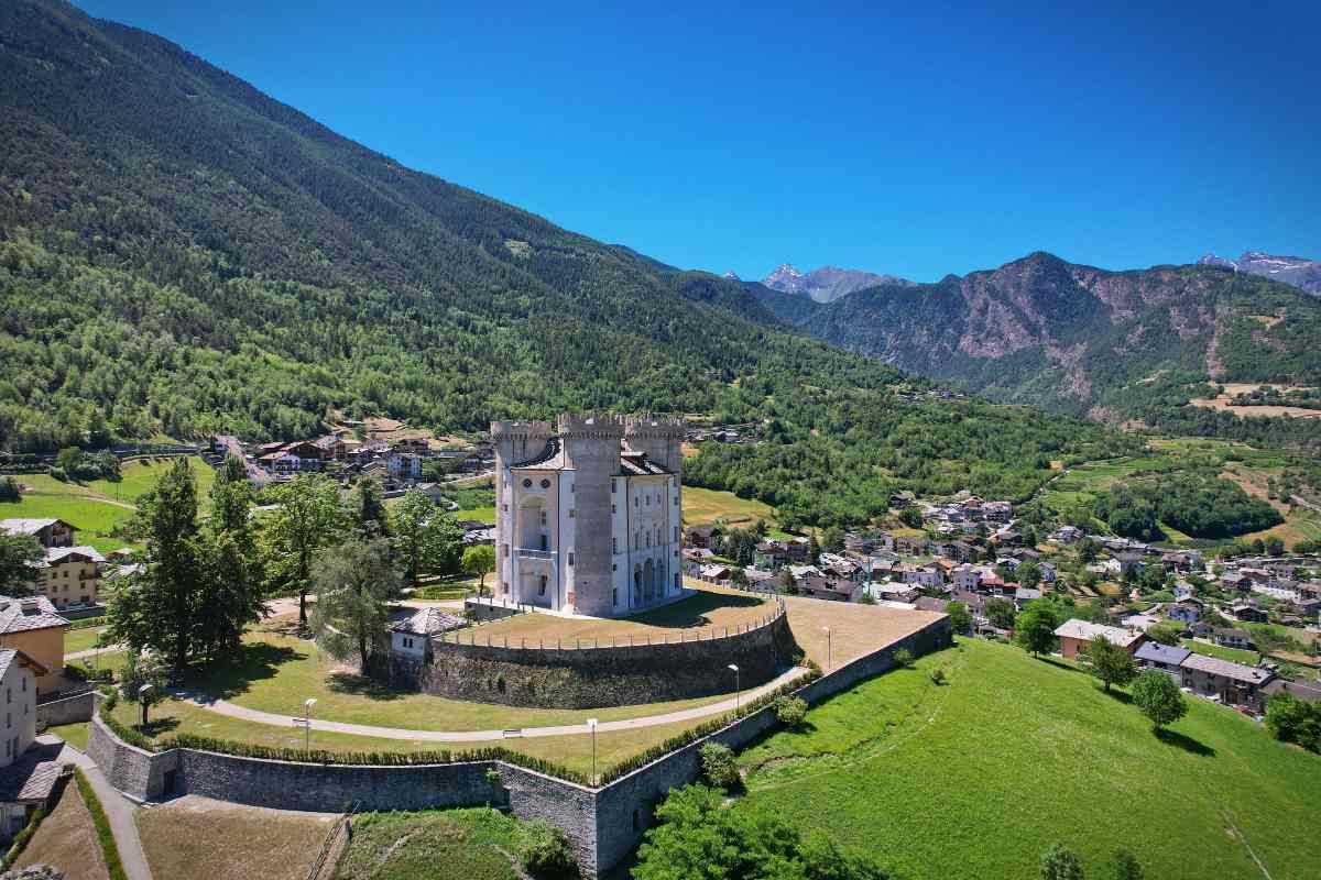 Il Castello spettacolare che sorge in Italia