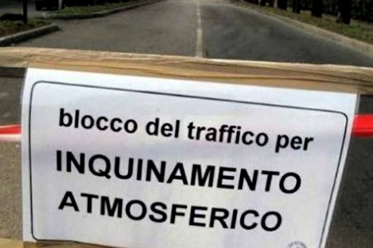 Blocco traffico per smog