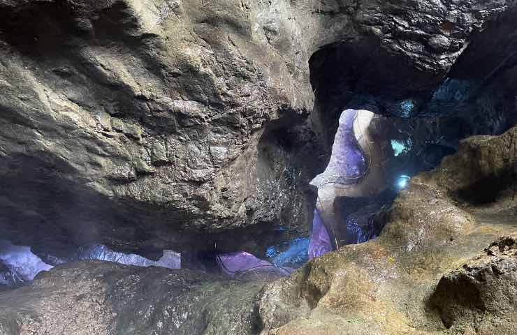 Grotta interna visitabile