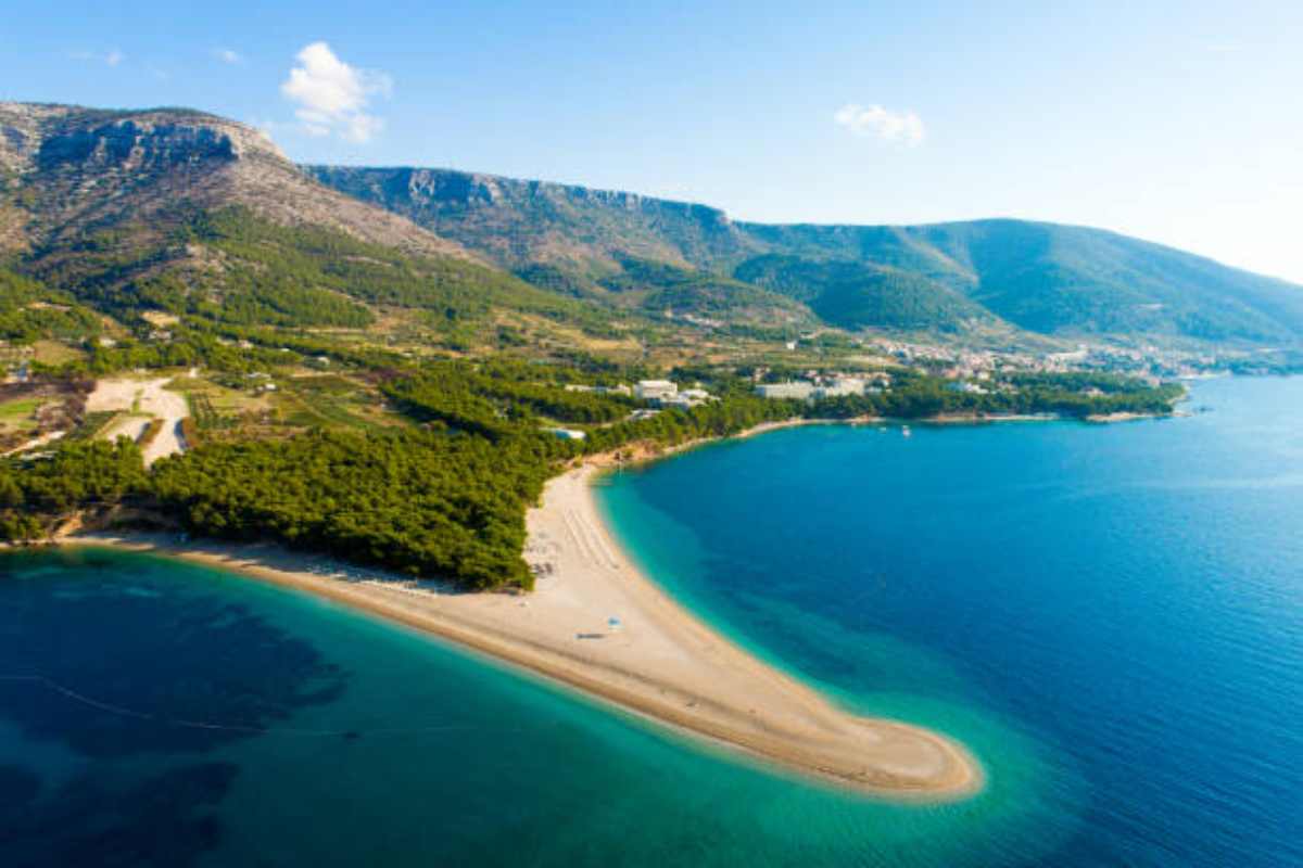 la spiaggia di Zlati rat in Croazia