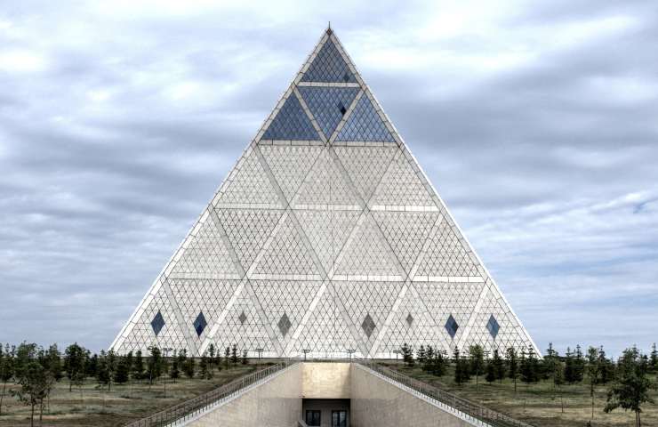 piramide della pace e della riconciliazione