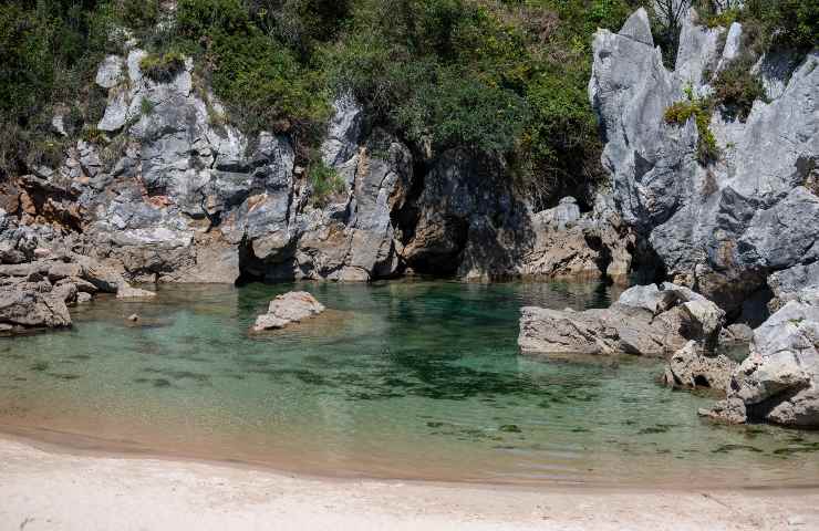 La Playa de Gulpiyuri