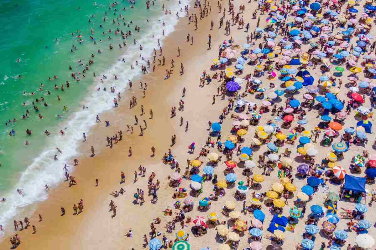 Spiaggia affollata