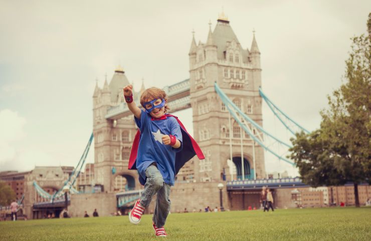 Bambino visita Londra