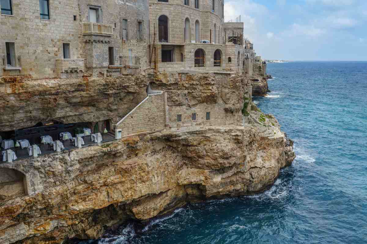 Grotta Palazzese, Puglia