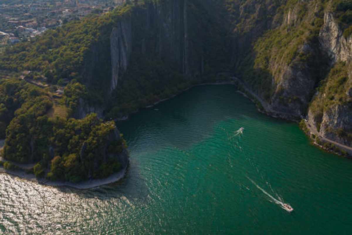 La piccola baia italiana che ha i tratti tipici della Thailandia