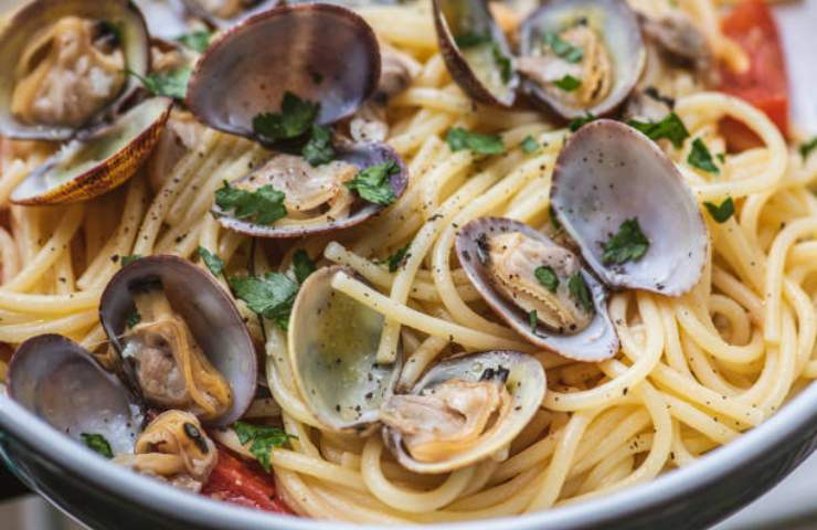 tra le pietanze consumate anche spaghetti ai frutti di mare