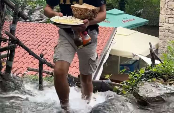 mangiare in una cascata